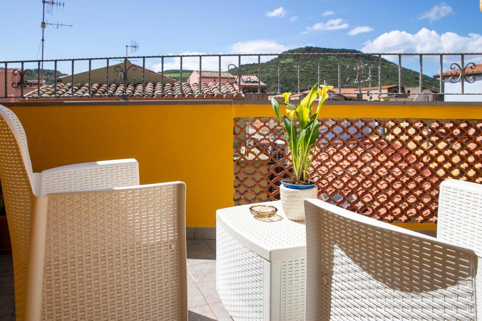 La Torre Del Pozzo Guest House Bosa Zewnętrze zdjęcie