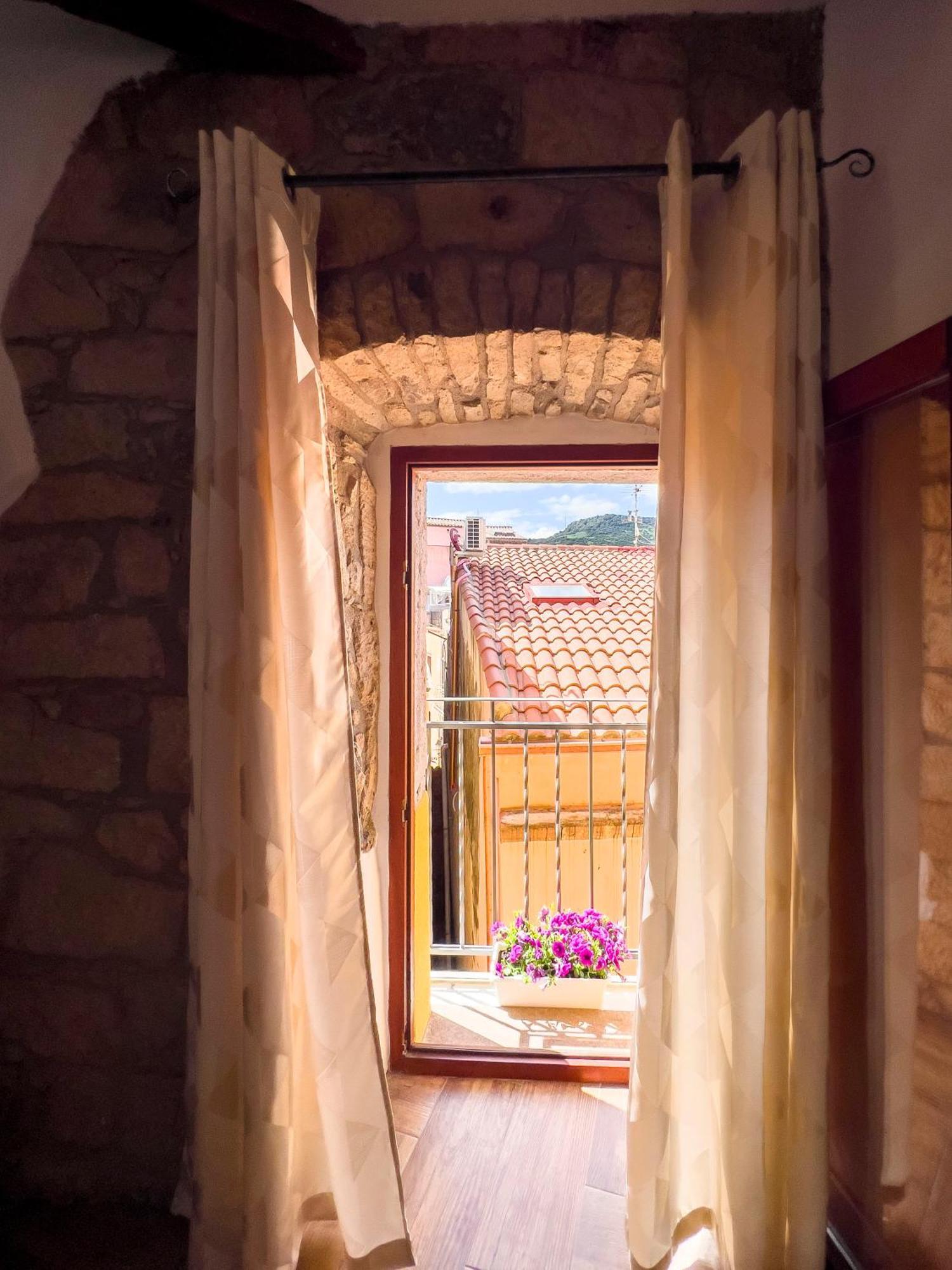 La Torre Del Pozzo Guest House Bosa Zewnętrze zdjęcie